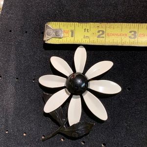 Vintage 1950-1960 white/black Daisy Brooch